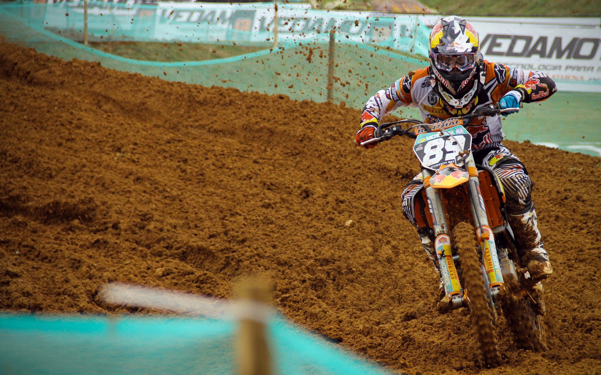 惊心动魄!比赛中的精彩瞬间令球迷尖叫不止,惊心动魄!比赛中的精彩瞬间令球迷尖叫不止